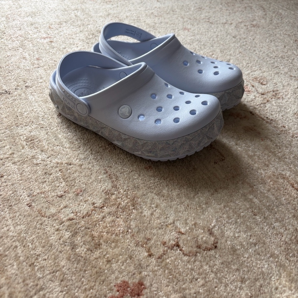 NWOT CROCS Kids Light Lavendar Glitter Clogs- Size 4